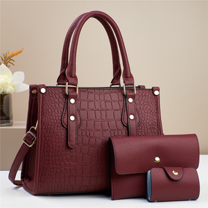 Ensemble de sacs cabas pour femme à motif crocodile, rouge, grande capacité, sac bandoulière avec portefeuille et pochette, printemps 2024 - Product Image 1