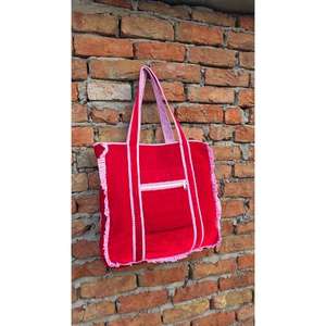 Bolsa de lona acolchada de algodón con estampado tradicional, hecha a mano, elegante, ligera, duradera y espaciosa. - Product Image 6