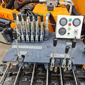 KG726 Offre Spéciale <span class=keywords><strong>Crawler</strong></span> DTH Drill <span class=keywords><strong>Rig</strong></span> 25m Profondeur pour l'exploitation minière à ciel ouvert, le dynamitage, le percement de tunnels et la fondation de l'empilage de ferme solaire - Product Image 3