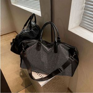 Échantillon Gratuit Nouveau Sac de Voyage de Luxe Brillant avec Rivets en Diamant pour Femme, Idéal pour le Week-end et les Nuits Passées - Product Image 3