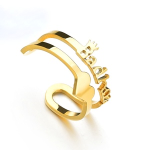 Vente Flash Dropshipping : Bague ajustable en acier inoxydable plaqué or avec lettre d'amour, personnalisable avec nom pour femme - Product Image 2