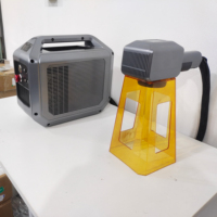 Petite machine de marquage laser à fibre portable 20W 30W pour le codage de la date d'expiration sur métal, plastique, verre, câbles, fils et tubes