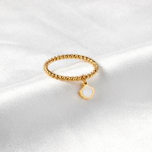 Anillo de Acero Inoxidable Chapado en Oro de 18K, Impermeable, con Colgante de Concha, Banda Trenzada, Anillos de Moda para Mujer, Estilo Boho - Product Image 2