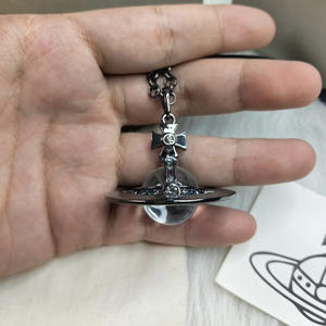 Collar OVNI con bola de cristal 3D de Saturno grande Empress Dowager Vivienne, cadena para suéter de mujer, colgante de mariposa de aleación de alta calidad - Product Image 6