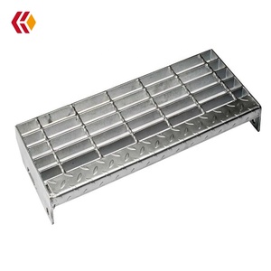 Marches d'escalier en acier galvanisé à dents pour extérieur - Product Image 6