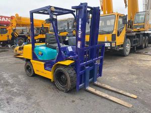 Chariot élévateur diesel Komatsu FD30 d'occasion de 3 tonnes avec moteur diesel principal, longueur de fourche de 1200 mm pour les industries agricoles, de la vente au détail et de la restauration - Product Image 2