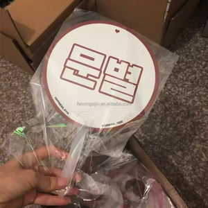 พัดลมมือถือพลาสติก PP สองด้านแบบไม่โปร่งใสพิมพ์ลายรูปดาวเคป็อปแบบเกาหลี - Product Image 5