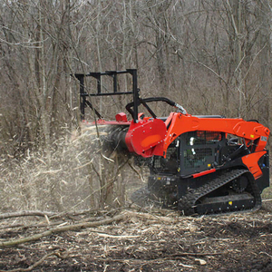 Broyeur forestier hydraulique pour chargeuse compacte sur chenilles, accessoire débroussailleuse pour l'élimination de souches d'arbres et le défrichement intensif des terrains - Product Image 2