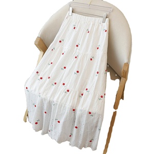 Nuova Gonna Lunga in Tulle Estiva 2026, <span class=keywords><strong>Bianca</strong></span> Ricamata con Ciliegie, Multistrato, Stile Vacanza Romantica - Product Image 1