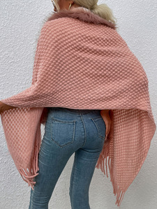 2023 femmes mode couleur unie <span class=keywords><strong>boule</strong></span> de fourrure Cape <span class=keywords><strong>pull</strong></span> automne et hiver tricoté Cardigan crochet châle - Product Image 3