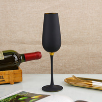 Lot de verres à pied haut classiques noirs mats sablés pour fabricants, verres à cocktail créatifs noirs champagne pour fêtes