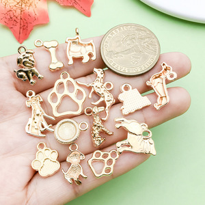 จี้รูปสุนัขโลหะผสมทอง รูปทรงสัตว์ อุปกรณ์ตกแต่งเครื่องประดับ DIY สำหรับสร้อยข้อมือ สร้อยคอ ใช้ได้ทุกเพศทุกวัย สวมใส่ได้ทุกวัน - Product Image 2