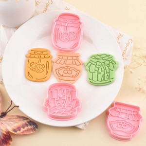 Série de moules à biscuits en forme de pot de sauce, <span class=keywords><strong>emporte</strong></span>-pièces 3D en forme de fraise, en plastique écologique, pour la simulation de <span class=keywords><strong>confiture</strong></span> et l'impression DIY sur argile - Product Image 3