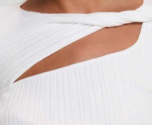 Kunden spezifisches weißes asymmetrisches Twist <span class=keywords><strong>Neck</strong></span> Ribbed <span class=keywords><strong>Knit</strong></span> Langarm-Oberteil mit Figure-Hugging Fit und modernem Saum strick - Product Image 5