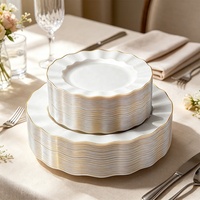 Assiettes de présentation jetables en plastique ondulées à bord festonné, blanches avec bord doré, rondes, pour mariages, banquets et événements festifs