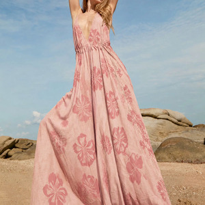Nouvelle Robe Longue de Soirée Luxe Décontractée et Ludique à Col en V Profond et Taille Cintrée en Voile de Rayonne 100% Personnalisable – Collection Été - Product Image 2