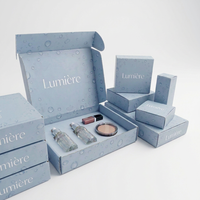 Boîte d'emballage cosmétique en carton ondulé couleur personnalisée pour produits de soin et capillaires, avec insert en papier et gaufrage pour envoi postal