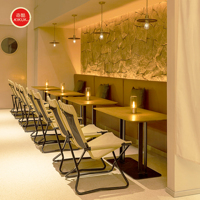 Banquette de restaurant et de bar moderne en bois massif avec canapé - Mobilier commercial pour cafés et événements