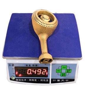 Fornello a Gas Thailandese con Valvola LPG a Tre Fuochi Piano Cottura in Vetro Temperato Elettrodomestico da Cucina - Product Image 2