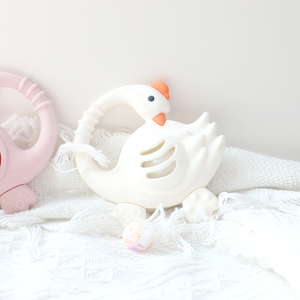 Hochet pour bébé en silicone souple, jouet de dentition sans BPA, qualité alimentaire pour les nourrissons de 0 à 6 mois, jouet sensoriel de développement - Product Image 1