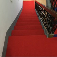 Tapis et moquettes d'hôtel Tapis en rouleau Tapis lavables Tapis de mariage rouges imprimés sur mesure Tapis de chemin d'escalier
