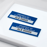 Etiqueta de Código de Barras de Aluminio con Fondo Azul Personalizado y Adhesivo