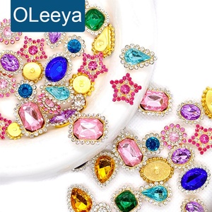 OLeeya - Mezcla de Diamantes de Imitación Acrílicos en Forma de Girasol, Diamantes de Imitación con Base Dorada para Coser en la Ropa - Product Image 1