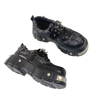 Chaussures gothiques épaisses pour hommes 2026, avec empeigne jacquard, décorations à pointes métalliques et rivets, sangle à boucle, design à lacets, semelle épaisse, style punk - Product Image 3