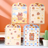 Carnet à spirale 36K 128mm*182mm 80GSM 80 feuilles lignées Couverture en papier motif ours mignon Onglets d'indexation 4 couleurs 144 pièces/carton Vente en gros