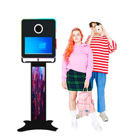 Photomaton miroir magique UNIV compatible NFC Bluetooth avec impression instantanée, capacité de charge de 350 kg, protection par flight case et kit de pièces