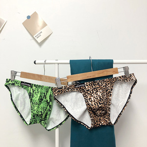 <span class=keywords><strong>Slip</strong></span> all'ingrosso da <span class=keywords><strong>uomo</strong></span> con stampa modello di pelle di serpente ad alta elasticità per personalizzazione biancheria intima di leopardo sport Sexy Bikini <span class=keywords><strong>slip</strong></span> - Product Image 4