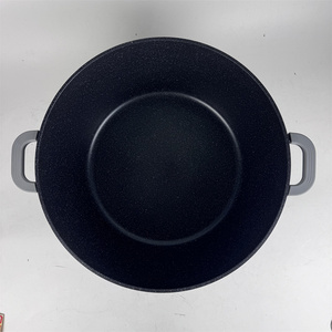 Marmite de cuisine classique en aluminium moulé de 48 cm avec revêtement antiadhésif effet marbre et support en silicone pour casseroles et grandes marmites - Product Image 4