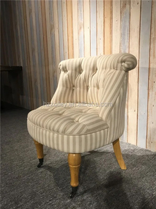 <span class=keywords><strong>Fauteuil</strong></span> rétro rayé avec <span class=keywords><strong>rembourrage</strong></span> capitonné, chaise <span class=keywords><strong>de</strong></span> loisirs durable <span class=keywords><strong>pour</strong></span> salon, décorée <span class=keywords><strong>de</strong></span> boutons - Product Image 2