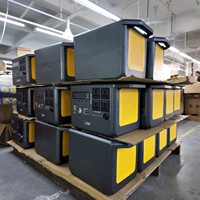 Générateur solaire hors réseau fiable de haute qualité, système de stockage d'énergie ABS LiFePO4 300W 600W 1000W 1500W, station d'énergie solaire
