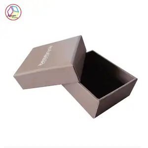 Cajas de <span class=keywords><strong>reloj</strong></span> de embalaje de joyería de papel de 2mm de espesor de moda al por mayor con revestimiento UV brillante mate laminado en relieve artesanía uso Industrial con descuento - Product Image 1