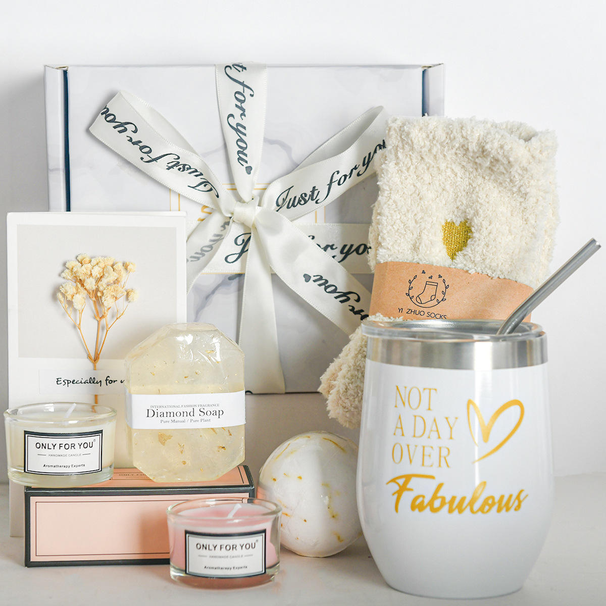 สูท1-กล่องของขวัญลายหินอ่อนสีขาว