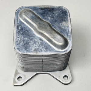 Refroidisseur d'huile 15710-51020 pour Land Cruiser VDJ200 LX570 LX450D Haute Qualité - Product Image 4