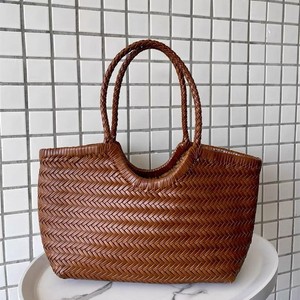 Bolso de mano tejido a mano con diamantes de imitación de diseñador de lujo para banquetes de mujer <span class=keywords><strong>tipo</strong></span> cierre abierto <span class=keywords><strong>bolsos</strong></span> de cuero genuino - Product Image 3