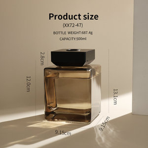 Diffuseur de parfum en verre ambré carré de luxe de haute qualité avec bouchon en bois massif noir et bâtonnets en fibre, vide et rechargeable - Product Image 2