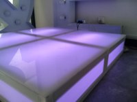 TM ANYCASE Scène de fête légère en acrylique blanc, piste de danse numérique, table de bar lumineuse à LED, scène en acrylique pour mariage