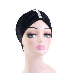 Venta al por mayor de turbantes musulmanes de color liso con logotipo personalizado para exteriores, accesorios para el cabello para todas las estaciones, gorro cálido de terciopelo con pedrería. - Product Image 6