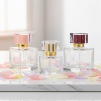 Flacons de parfum carrés transparents en verre de haute qualité personnalisés, impression sur écran, pulvérisateur à pompe, capacités de 50 ml et 100 ml, sur mesure