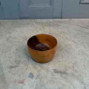 Tazón Decorativo de Madera Hecho a Mano, Tazón Natural Sostenible de Primera Calidad, Ideal para la Mesa del Comedor, la Cocina y la Sala de Estar - Product Image 6