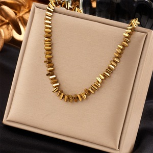 Collar con colgante de moda Retro hecho a mano para mujer, chapado en acero inoxidable de oro de 18 quilates, triángulo <span class=keywords><strong>tridimensional</strong></span> tejido con cuentas - Product Image 1