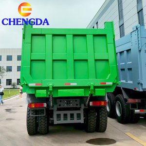Camion <span class=keywords><strong>benne</strong></span> basculante Sinotruk Howo 6x4 10 roues 371 CV 20-25 CBM avec cabine double couchage pour travaux de construction - Product Image 4