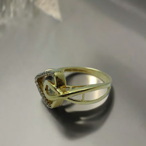 Anillo de Oro de Diseño Elegante con Patrón de Curva de Diamantes, Anillo de Dedo Moderno para Mujer, Joyería Moderna para Uso Diario - Product Image 3