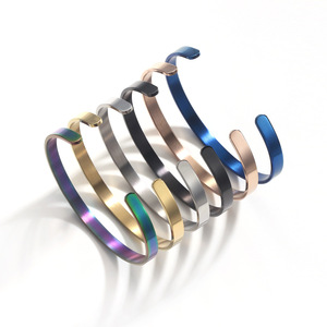 กำไลข้อมือสแตนเลสแบบเรียบ กำไลโลหะขัดเงา กำไลแบบเปิดสำหรับสลักชื่อ - Product Image 2