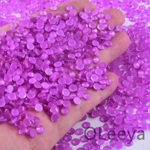 Strass en vrac de haute qualité, non thermocollants, à dos plat, néon fluorescent, qui brillent sous UV pour la décoration de vêtements - Product Image 4