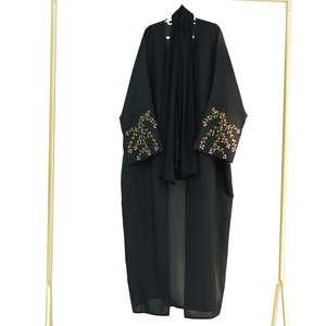 2025 nuovo Eid Abaya disegna Kimono ricamato a fiori abiti Abaya da <span class=keywords><strong>donna</strong></span> musulmani modesti abiti islamici Abaya - Product Image 3