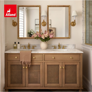 Meuble <span class=keywords><strong>de</strong></span> salle <span class=keywords><strong>de</strong></span> bain Alland personnalisé, moderne, avec double vasque, <span class=keywords><strong>miroir</strong></span>, finition laiton, panneau en <span class=keywords><strong>rotin</strong></span> texturé en bois naturel, encadré - Product Image 1